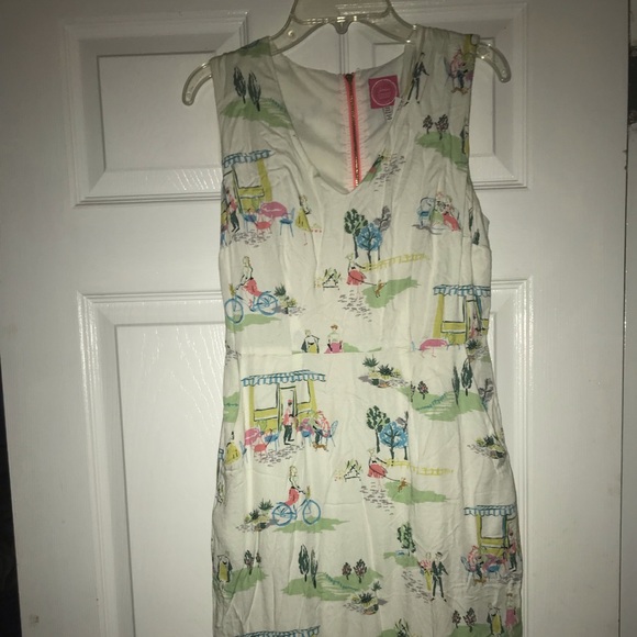 Pretty sleeveless shift dress - Picture 2 of 5